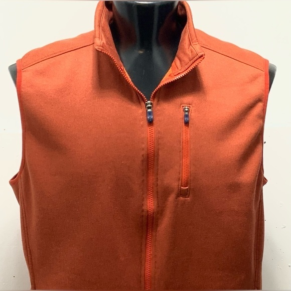 IZOD Advantage Performance Men's Vest - Picture 2 of 8